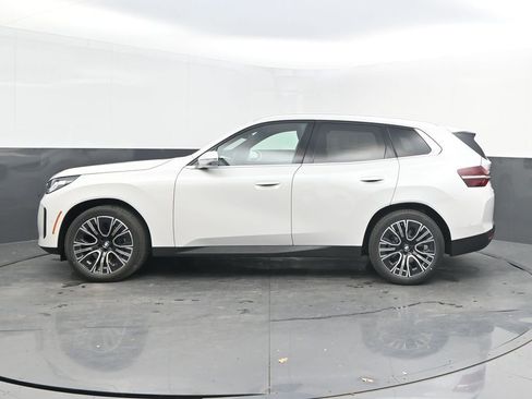 Used 2025 BMW X3 xDrive30i w/ Premium Package image 2