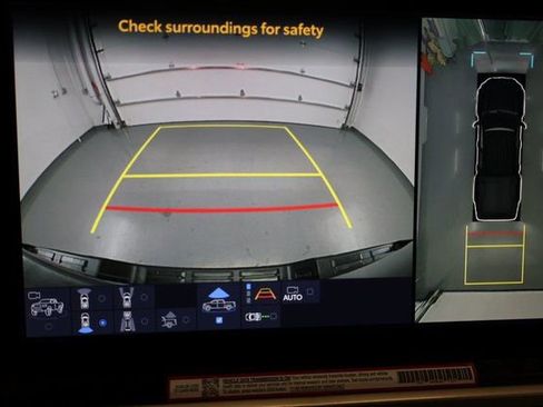 Used 2024 Toyota Tacoma Limited image 27