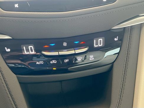 Used 2023 Cadillac XT5 Premium Luxury FWD image 16