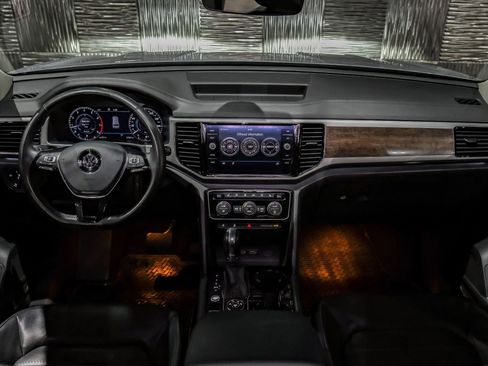 Used 2018 Volkswagen Atlas SEL Premium image 16