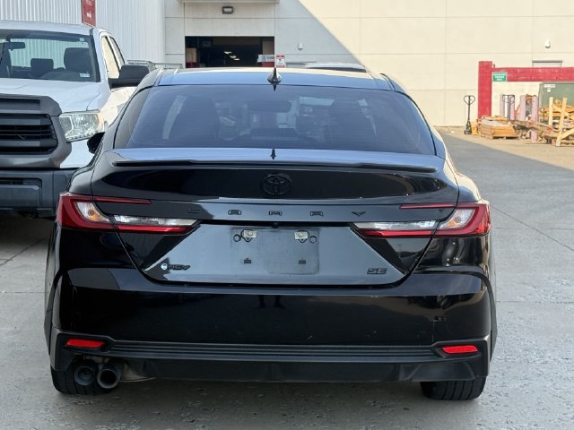 Used 2025 Toyota Camry SE w/ Convenience Package FWD image 5