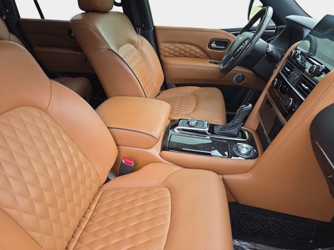 Certified 2024 INFINITI QX80 Sensory AWD/4WD image 10