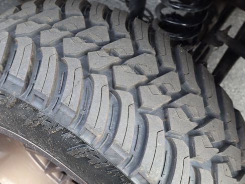 Used 2024 RAM 2500 Limited w/ Safety Group image 9