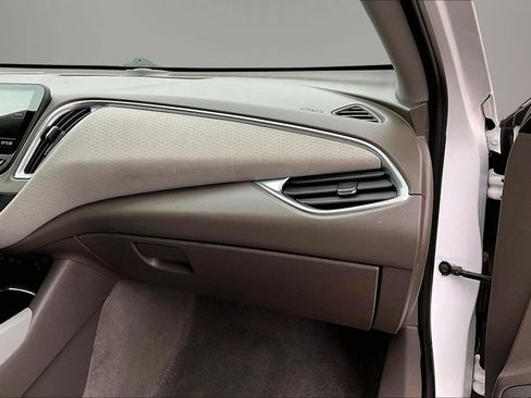 Used 2020 Chevrolet Malibu LT FWD image 25
