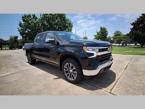 Used 2023 Chevrolet Silverado 1500 LT AWD/4WD image 34