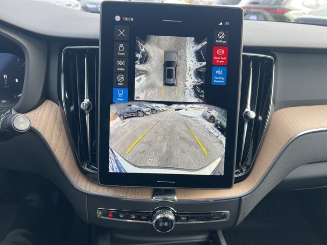 New 2026 Volvo XC60 B5 Plus w/ Protection Package Premier AWD/4WD image 32