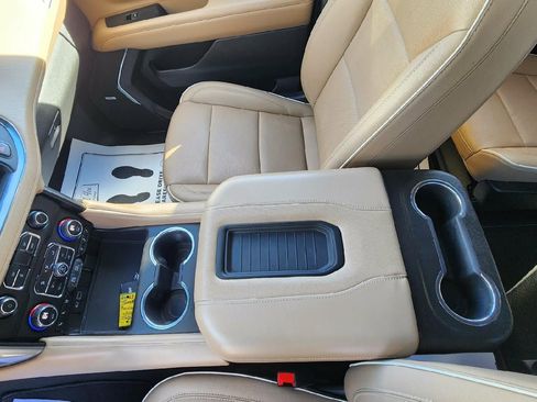 Used 2023 Chevrolet Tahoe Premier image 16