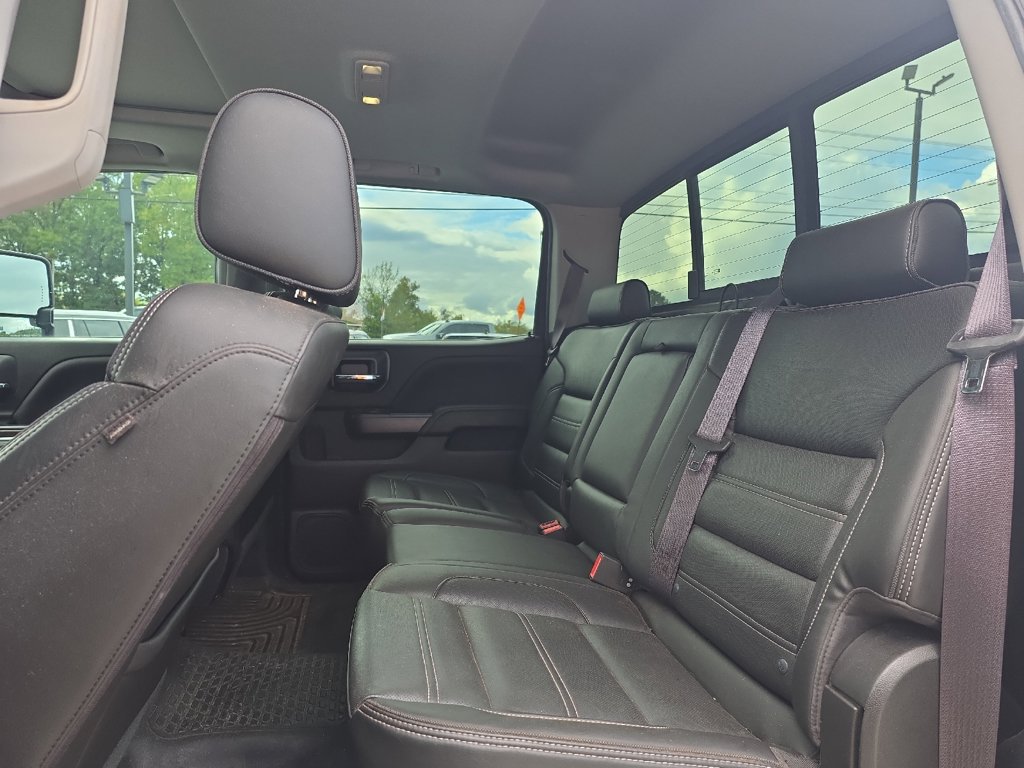 Used 2017 GMC Sierra 2500 Denali w/ Duramax Plus Package AWD/4WD image 7