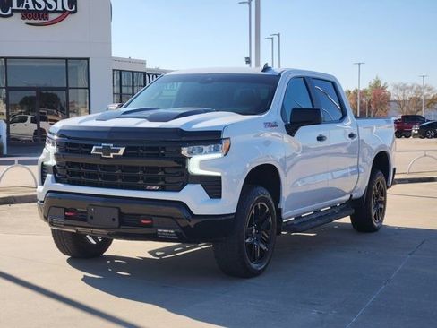 Used 2025 Chevrolet Silverado 1500 LT Trail Boss w/ Convenience Package II image 11