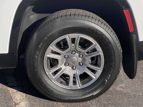 Certified 2024 Jeep Wagoneer 4DR 4WD w/ Convenience Group I image 14