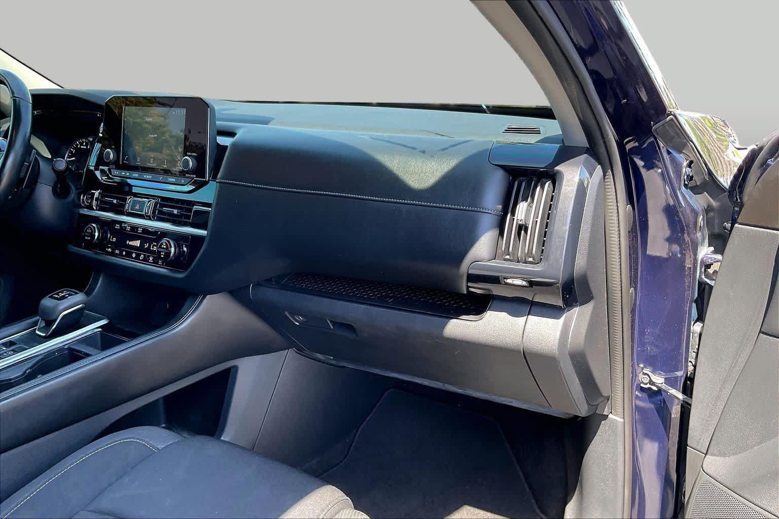 Used 2022 Nissan Pathfinder SV FWD image 18