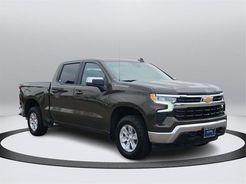 Used 2023 Chevrolet Silverado 1500 LT w/ Protection Package image 4