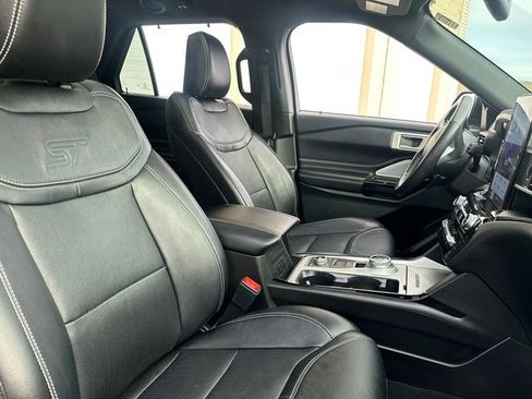 Used 2023 Ford Explorer ST w/ Technology Package image 17