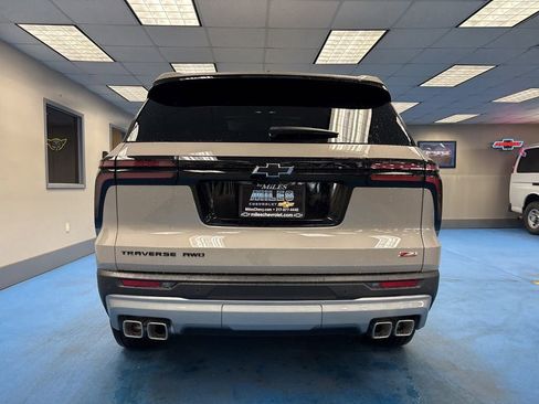 New 2026 Chevrolet Traverse Z71 w/ LPO, Floor Liner Package image 7