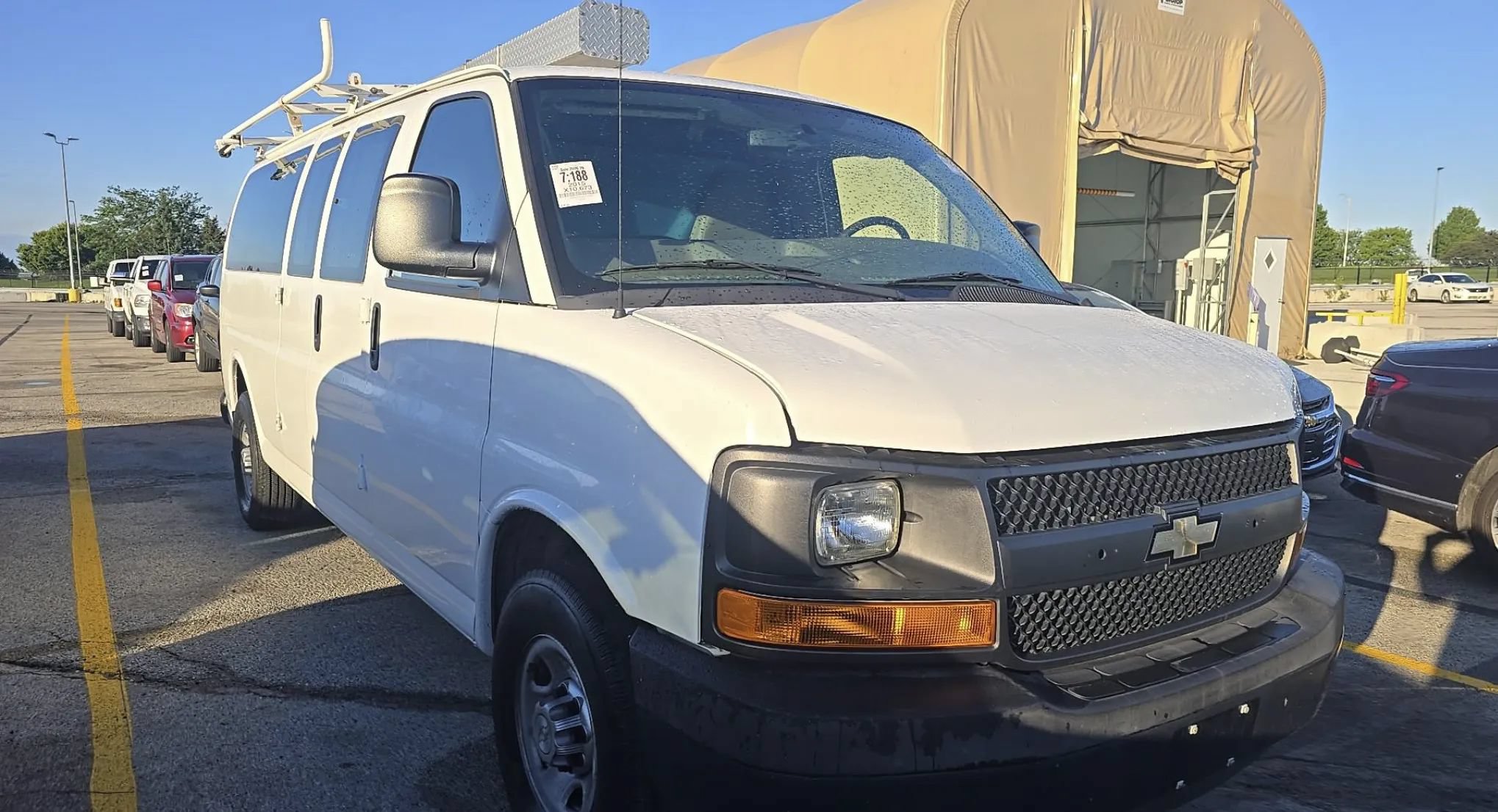 Used 2015 Chevrolet Express 2500 Extended RWD image 2