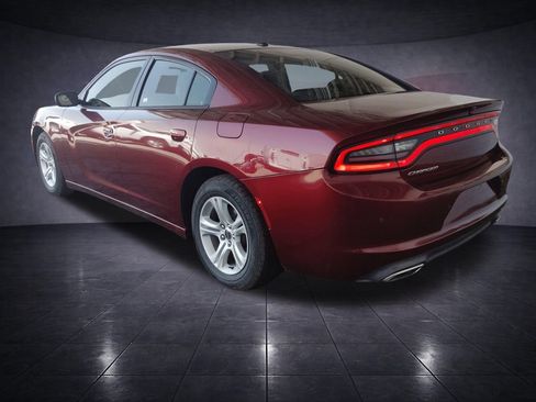 Used 2019 Dodge Charger SXT w/ Leather Interior Group RWD image 3