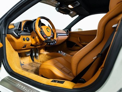 Used 2012 Ferrari 458 Italia Coupe image 15