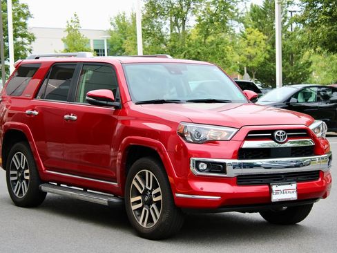 Used 2023 Toyota 4Runner Limited AWD/4WD image 2
