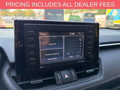 Used 2020 Toyota RAV4 XLE Premium FWD image 11