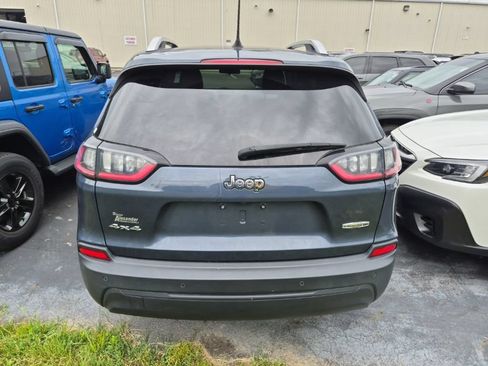 Used 2020 Jeep Cherokee Latitude Plus w/ Cold Weather Group AWD/4WD image 3