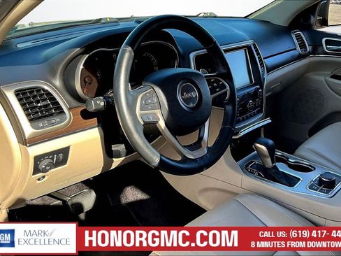 Used 2017 Jeep Grand Cherokee Limited image 17