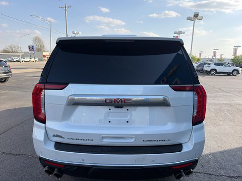 Used 2021 GMC Yukon Denali w/ Denali Premium Package image 6