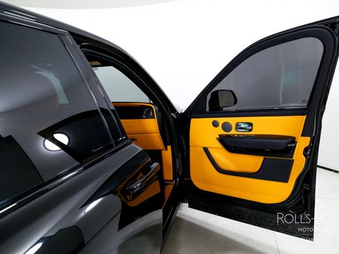 Used 2024 Rolls-Royce Cullinan image 34
