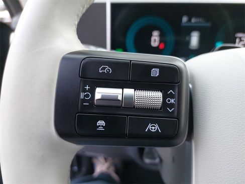 Used 2025 Hyundai Santa Fe SEL image 18