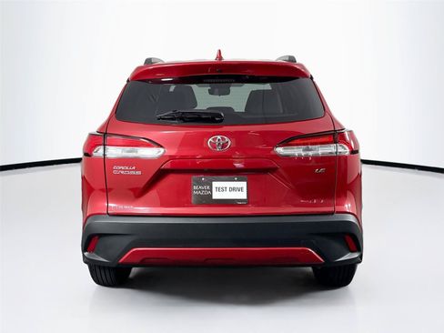 Used 2024 Toyota Corolla Cross LE FWD image 11