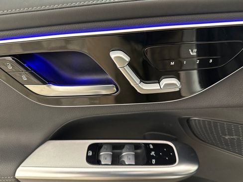 Used 2025 Mercedes-Benz GLC 300 4MATIC image 10