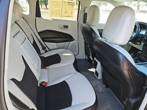 Used 2020 Jeep Compass Latitude image 16