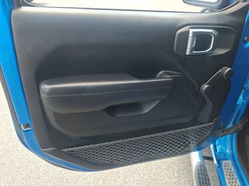 Used 2024 Jeep Wrangler Sport AWD/4WD image 12