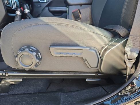 Used 2021 Jeep Gladiator Willys image 15