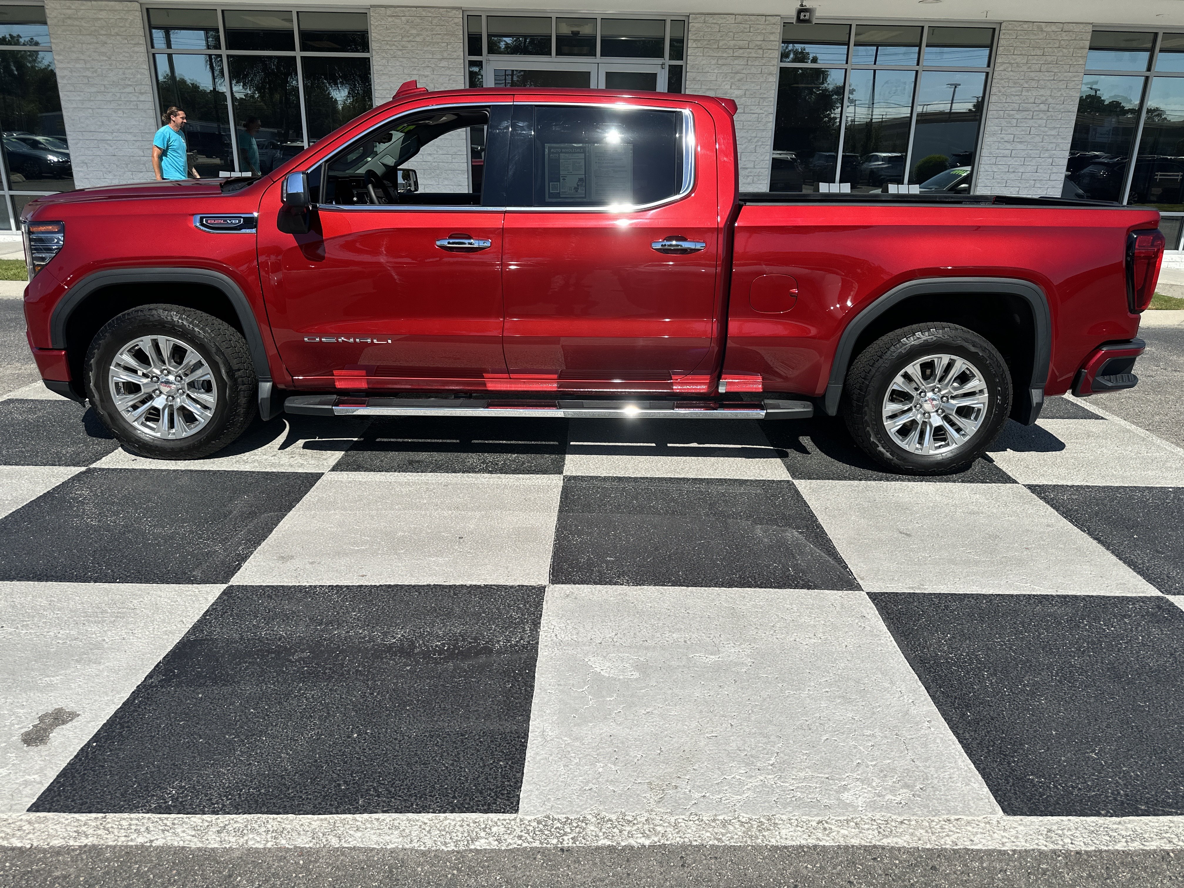 Used 2024 GMC Sierra 1500 Denali w/ Technology Package AWD/4WD image 1