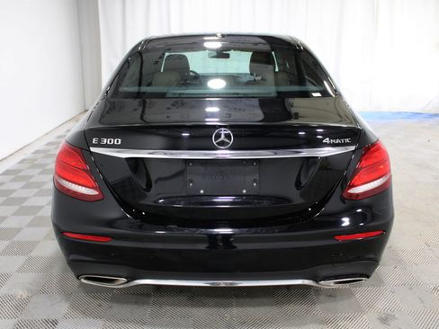 Used 2017 Mercedes-Benz E 300 4MATIC image 27