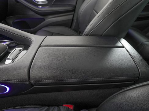 Used 2024 Mercedes-Benz GLS 450 4MATIC image 29