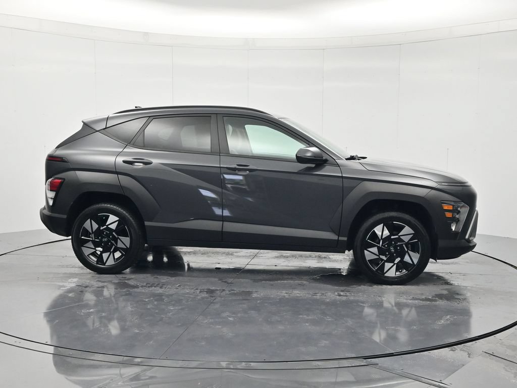 Used 2024 Hyundai Kona SEL AWD/4WD image 4