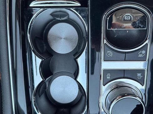 Used 2016 Jaguar XJ R-Sport image 36