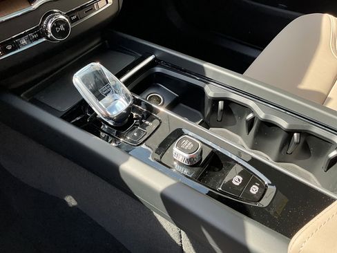 New 2026 Volvo XC60 B5 Plus w/ Climate Package AWD/4WD image 27