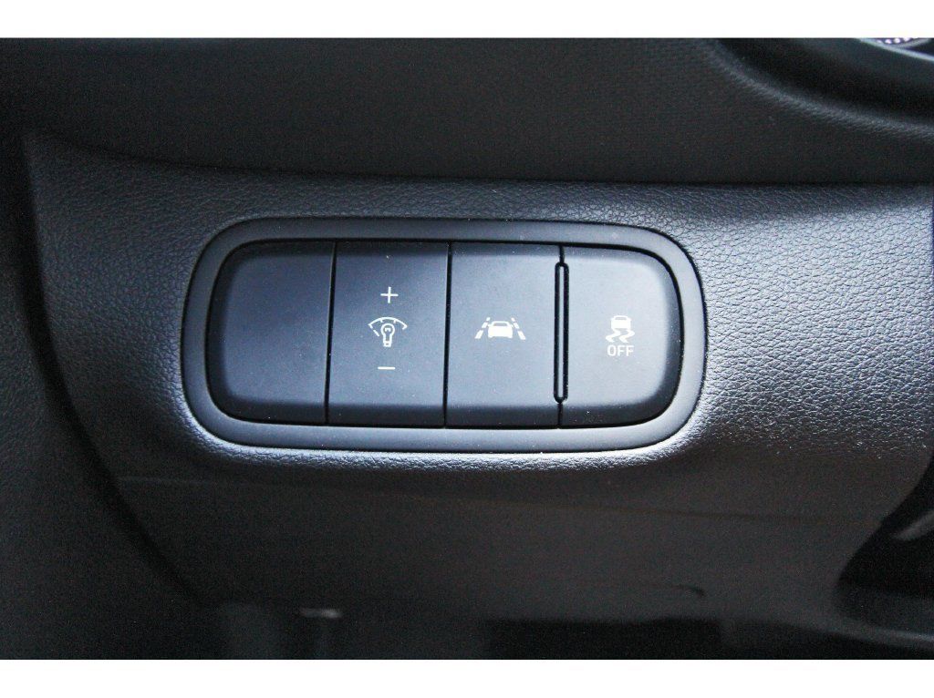 Used 2021 Hyundai Venue SE FWD image 22