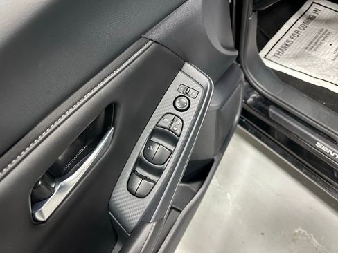 Used 2025 Nissan Sentra SV image 9