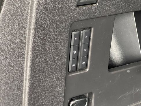 Used 2018 Ford Expedition Max Platinum image 19