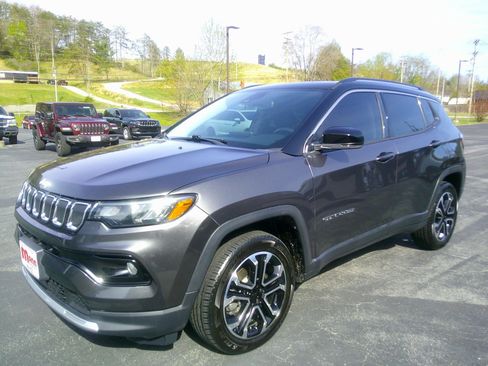 Used 2022 Jeep Compass Limited w/ Sun and Sound Group AWD/4WD image 1