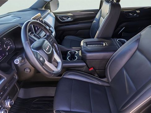 Used 2021 GMC Yukon XL SLT w/ SLT Premium Package image 12