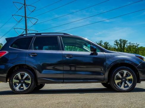Used 2017 Subaru Forester 2.5i Limited AWD/4WD image 6