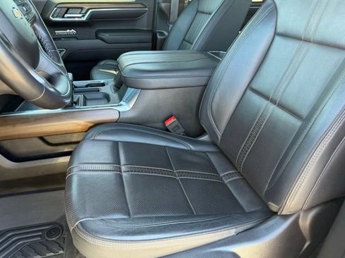 Used 2024 Chevrolet Silverado 1500 High Country w/ Technology Package AWD/4WD image 13