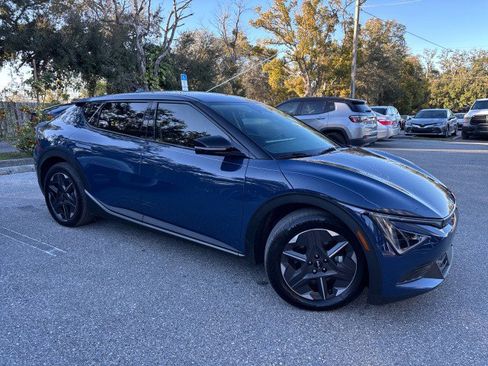 Used 2025 Kia EV6 Light image 6