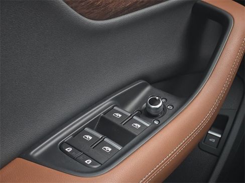 Used 2025 Audi Q7 3.0T Premium Plus image 29