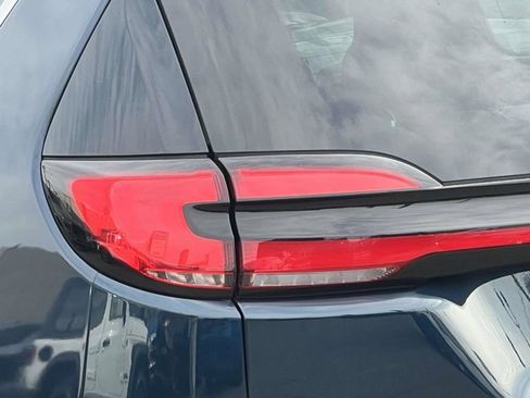 Certified 2024 Chrysler Pacifica Select image 8