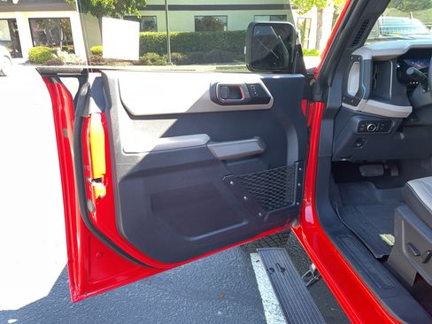 Used 2023 Ford Bronco Wildtrak image 21